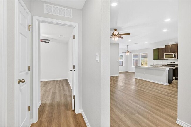 Building Photo - 1626 Comfy Wy