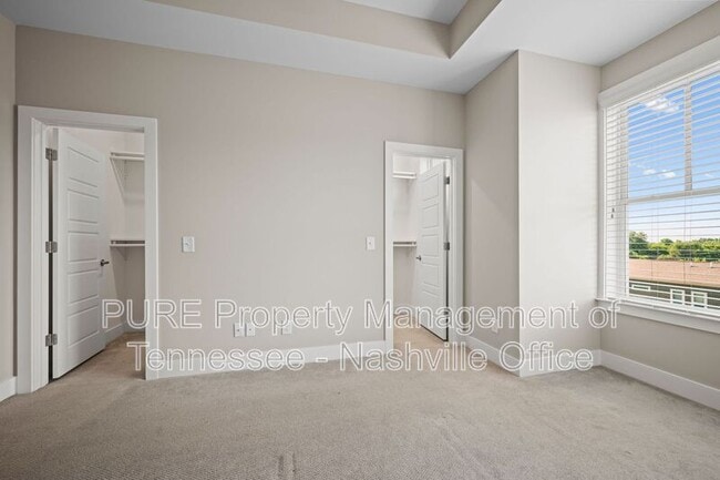 Building Photo - 215 Porter Village Cir
