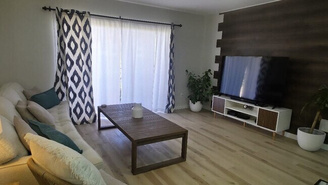 Building Photo - 31 Inlet Harbor Rd