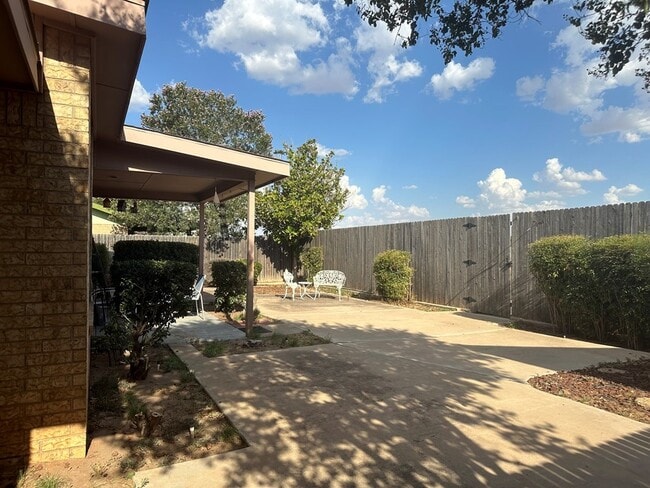 Building Photo - 142 Quail Run