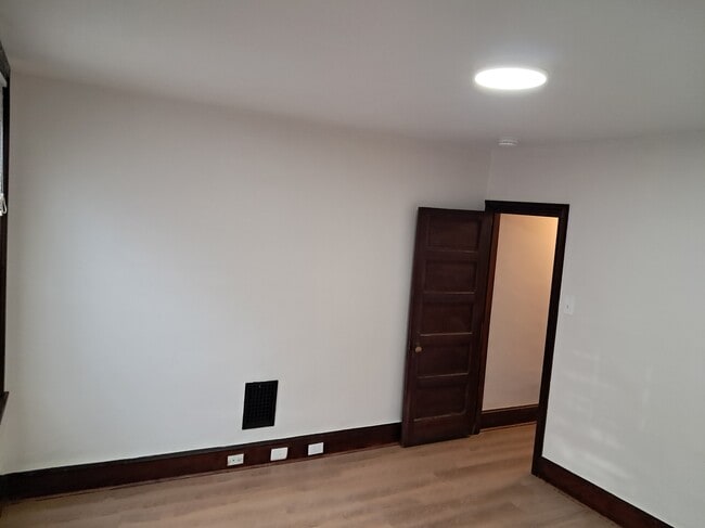 Building Photo - 941 Sargent Ave