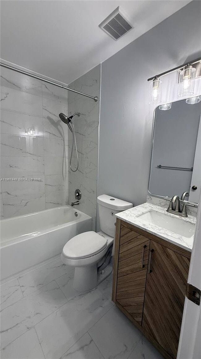 Building Photo - 223 Lakeside Cir