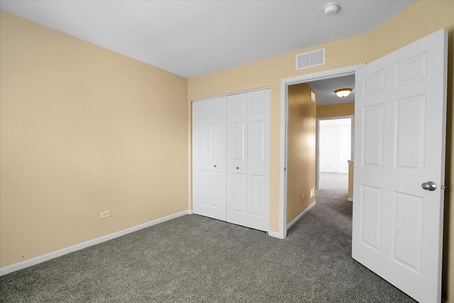 Building Photo - 4932 Montauk Dr