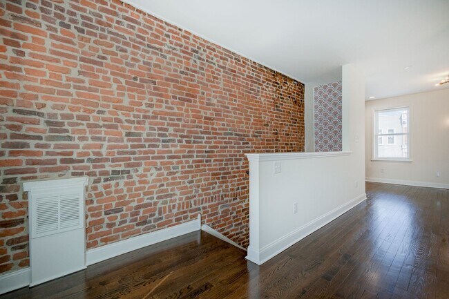 Building Photo - Newly Renovated 6 Bedrooms / 4 Bathrooms at Norris St