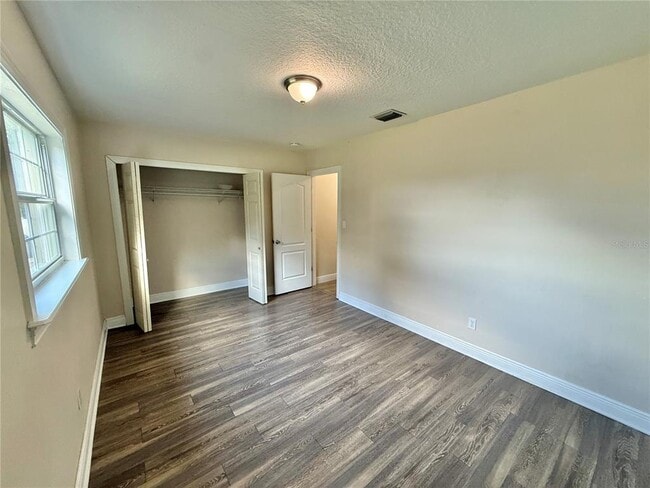 Building Photo - 2810 Flowertree Rd