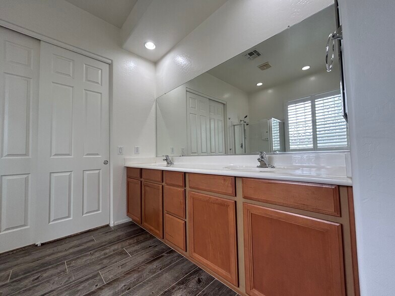 Building Photo - 6234 S Twilight Ct