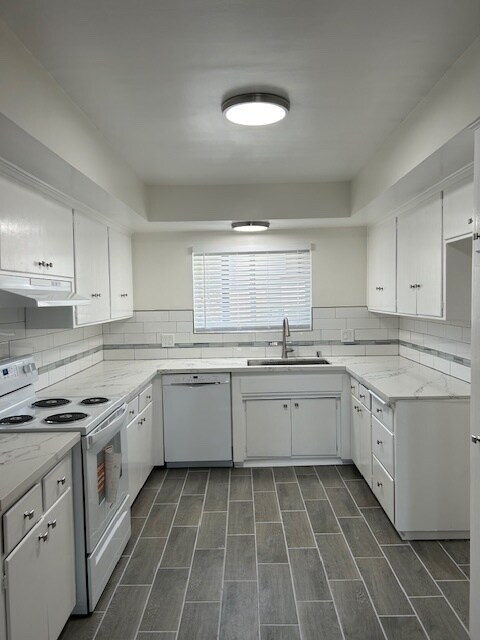 Building Photo - 53 Suffolk Ave