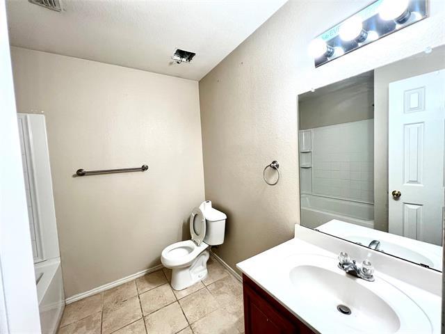 Building Photo - 1304 Columbus Ln