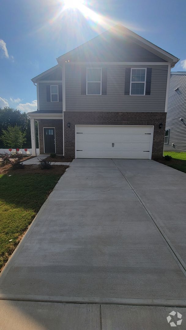 Building Photo - Brand New Community Hamilton Woods in Stee...