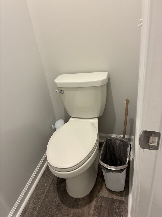 Building Photo - 5 Bedroom 2.5 Bathroom Home in Sunfish Cove in Sunset Beach, NC