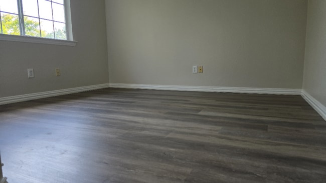 Building Photo - 2643 Garden Ridge Ln