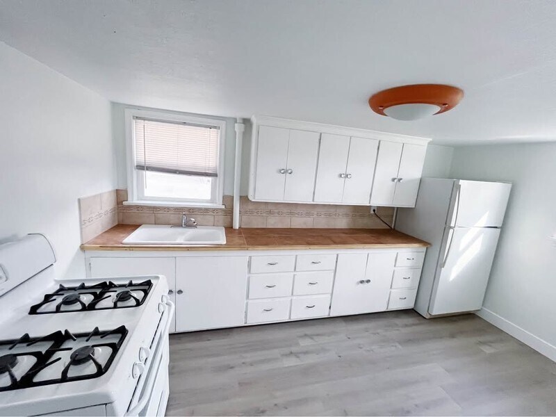 Building Photo - 971 E 300 S