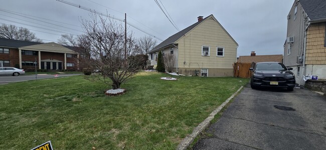 Building Photo - 35 Universal Ave