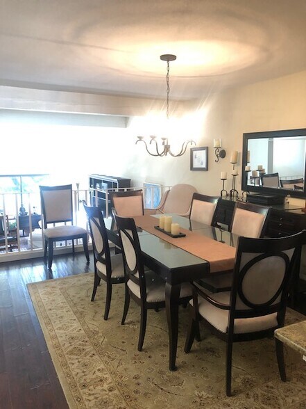 Building Photo - 1551 Palisades Dr