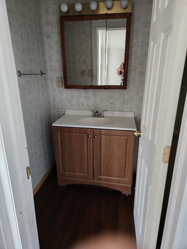 Building Photo - 409 Marshall St