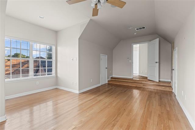 Building Photo - 5517 Greenview Ct
