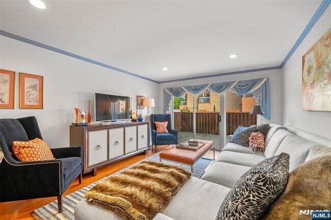 Building Photo - 303 Ellery Ct