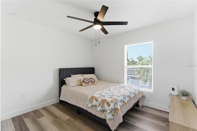 Building Photo - 1901 31st St S