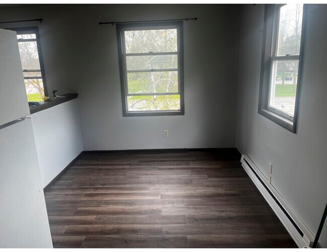 Building Photo - Memorial