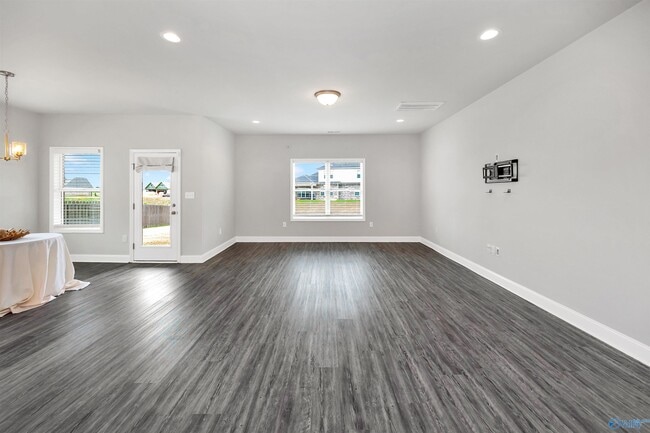 Building Photo - 134 Heritage Lakes Blvd