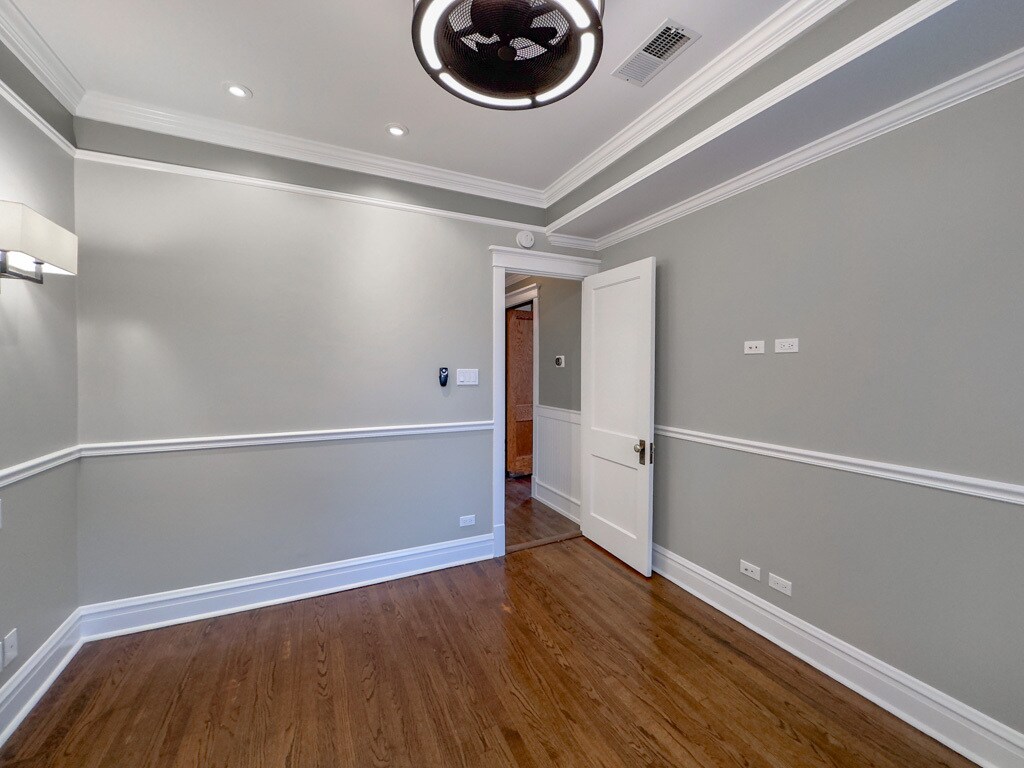 Building Photo - 1918 W Berenice Ave