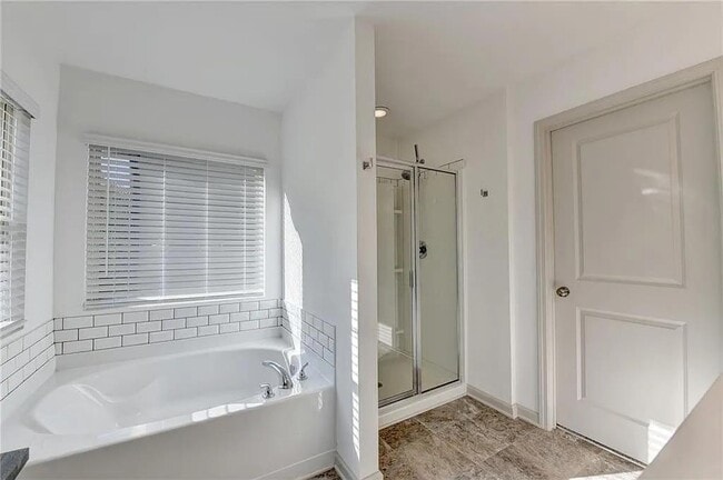 Building Photo - 27 Wesley Way