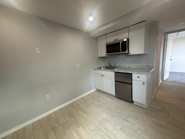 Building Photo - 911 NW 62 Ave