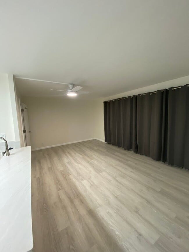 Building Photo - Newly Renovated 1 Bed. 1, Bath, 1 parking in Moilili.