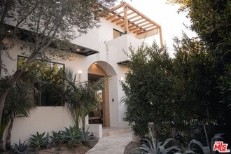 Building Photo - 6546 Colgate Ave