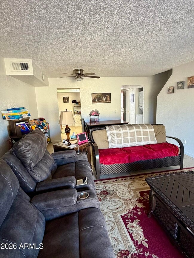 Building Photo - 1510 E 26th Ln