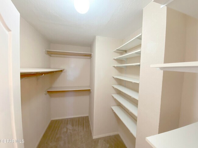 Building Photo - 4320 Loma Del Norte Dr