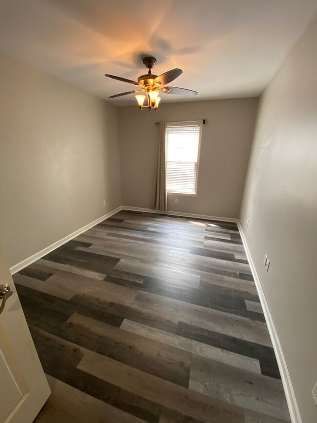 Building Photo - 3 bed 2 bath House in Germantown
