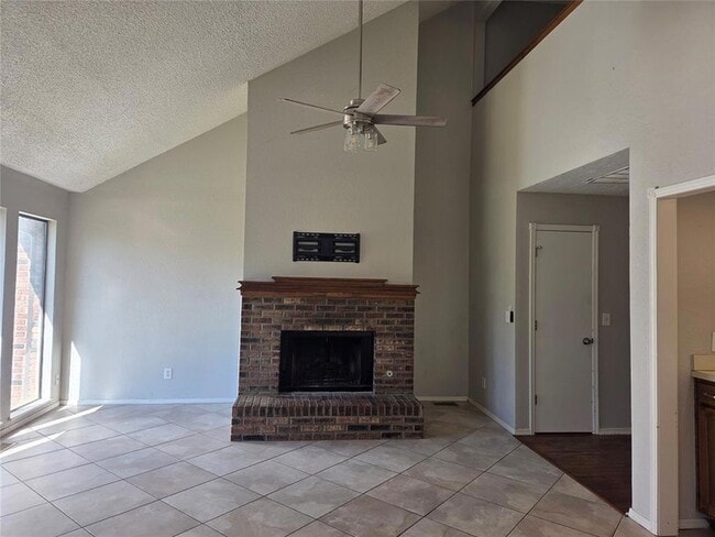 Building Photo - 317 Abilene Ave