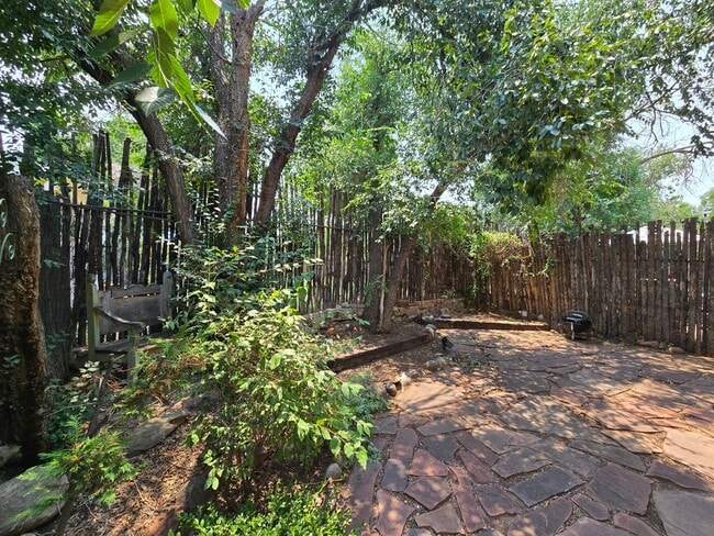 Building Photo - 808 Agua Fria St