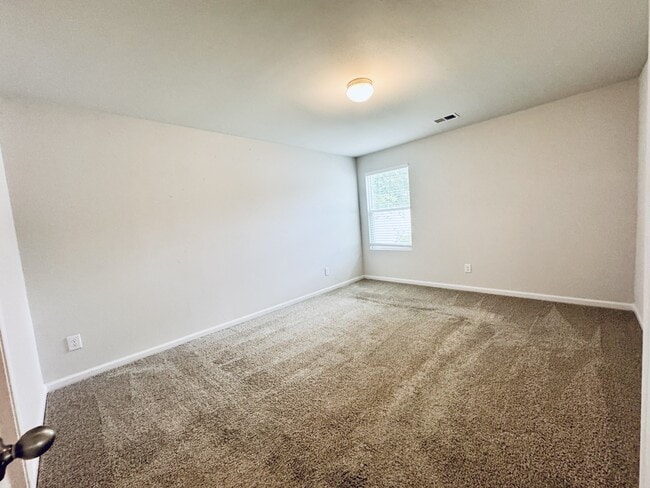 Building Photo - 136 Foxford Dr