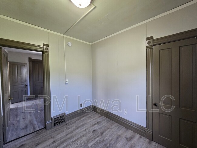 Building Photo - 333 Cottage St