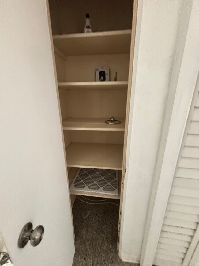 Building Photo - 172 38th Ave SE