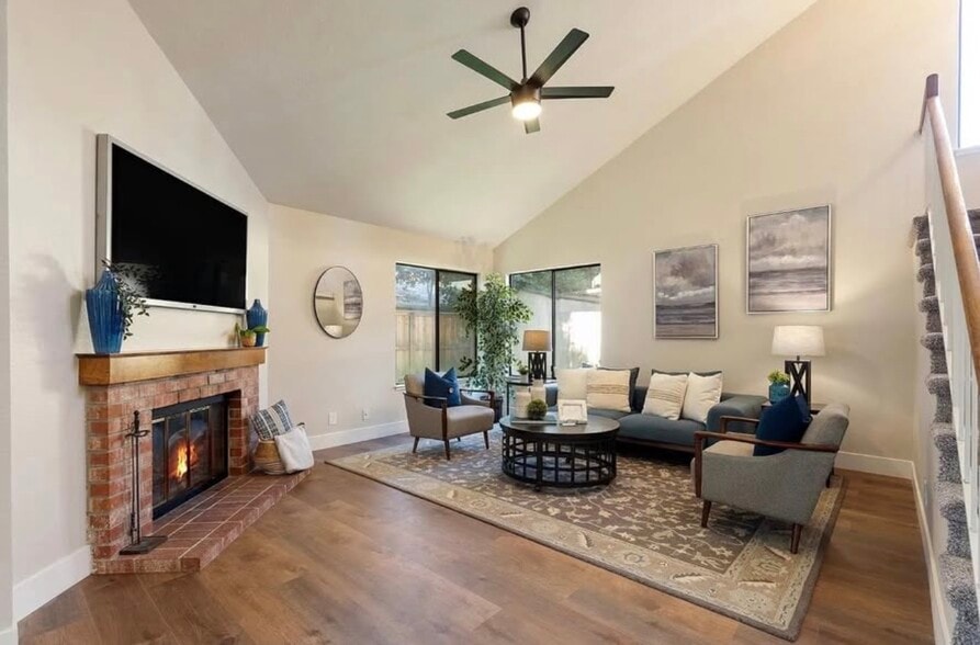 Building Photo - 211 River Run Cir