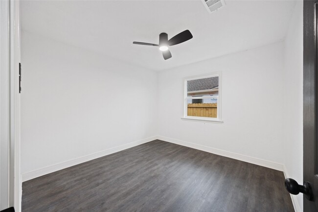 Building Photo - 125 Bolden St