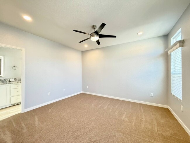 Building Photo - 80 Huntington St