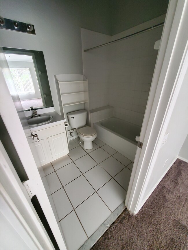 Bedroom #2 bathroom - 1256 Standridge Dr