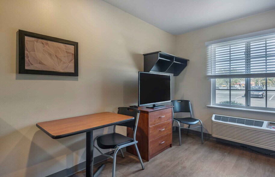 Building Photo - Furnished Studio-Orlando - Sanford - Airport