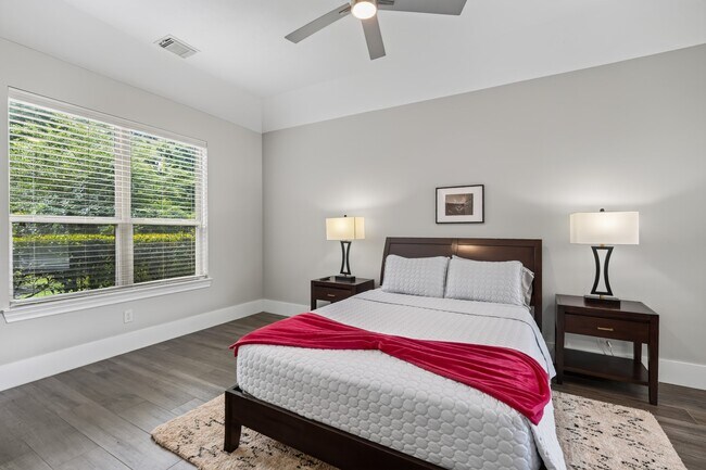 Building Photo - 110 S Veilwood Cir