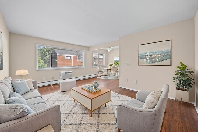 Building Photo - 154 Woodhill Dr