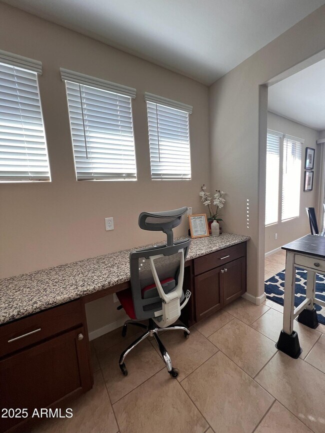 Building Photo - 29316 N Lone Pne Ln