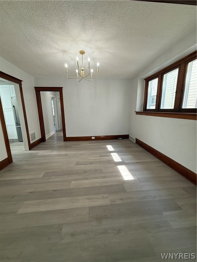 Building Photo - 301 Crestwood Ave