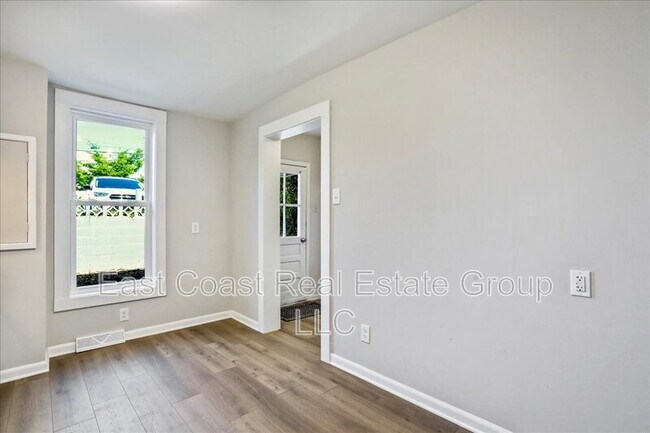 Building Photo - 803 S Potomac St