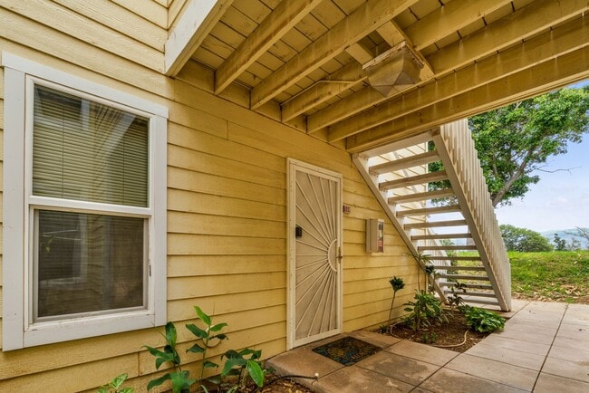 Building Photo - Beautiful turnkey furnished 1- Bedroom 1-bath condo at Fairway Terrace