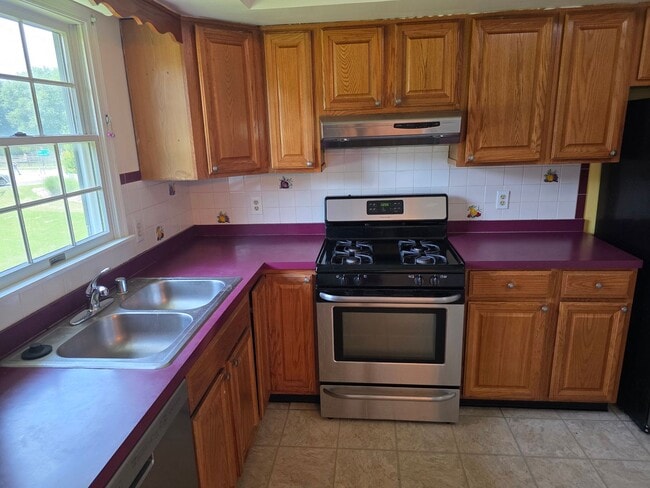 Building Photo - 146 Honora Dr