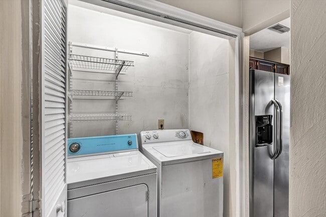 Building Photo - 3369 Forest Ct